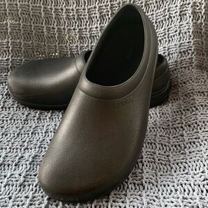 Men’s Croc On the Clock Work Slip On Black Shoes Size 11